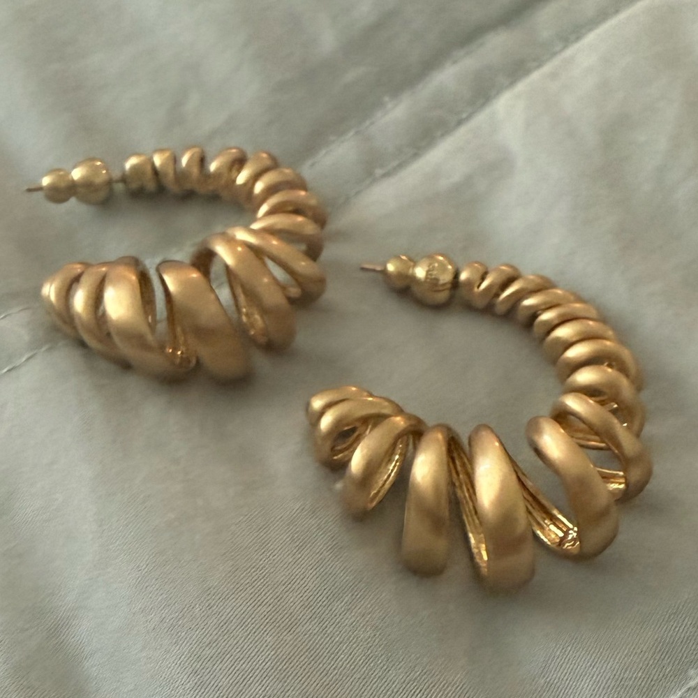 CULT GAIA Elegant Gold Hoop Earrings